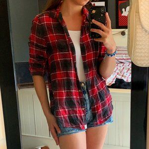 American Eagle Outfitters Boyfriend Flannel Button Down